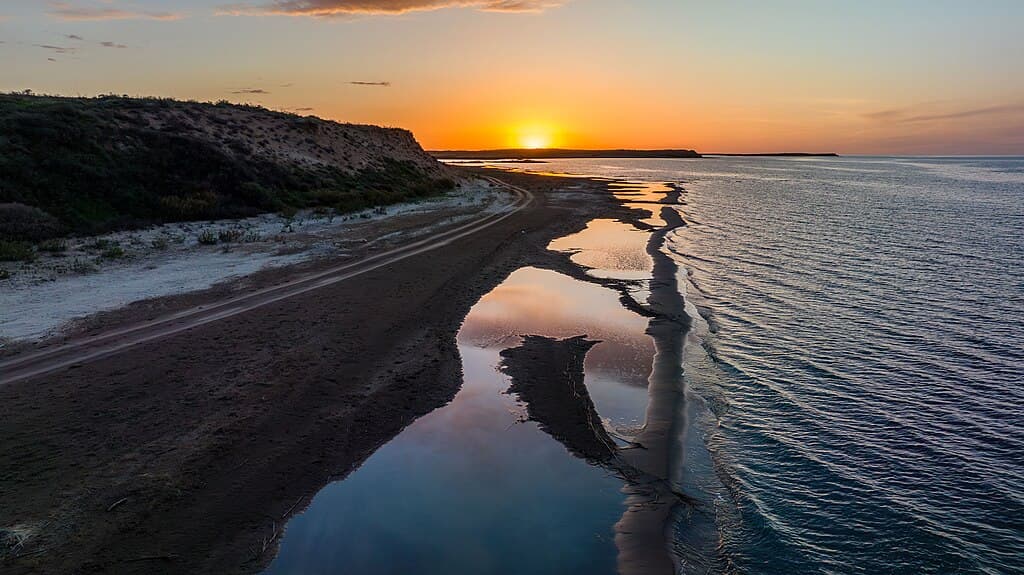 Nurata and Aydarkul Lake