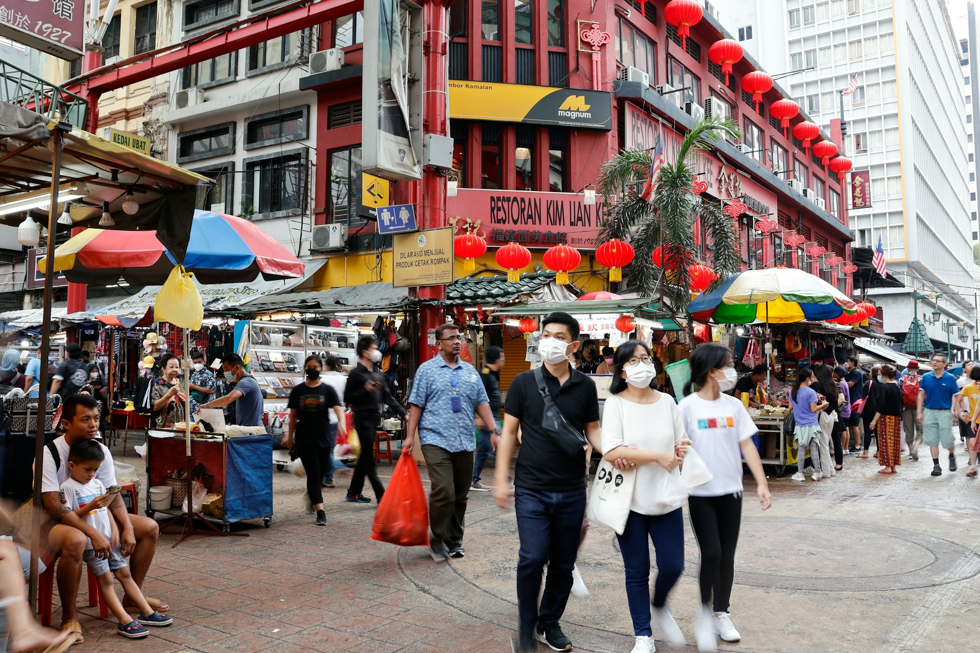 Explore Food at Jalan Alor Street